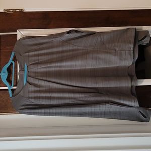 Athleta long sleeved back zip gray workout top 2XL with POCKETS & hem adjustment
